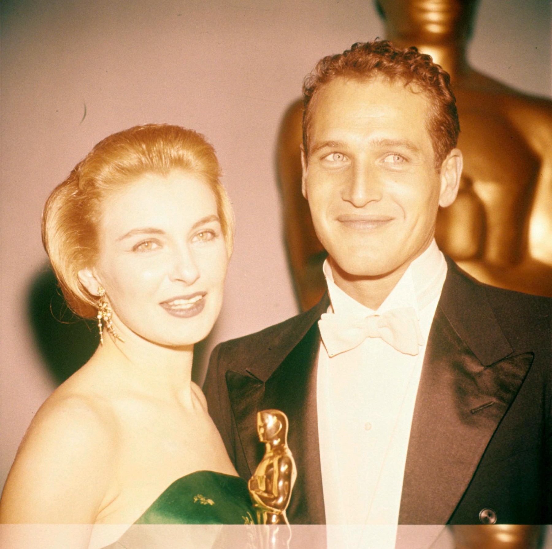 JOANNE WOODWARD with Paul Newman at 1958 Oscars.12433a.Supplied by   Photos, inc., Image: 253741761, License: Rights-managed, Restrictions: , Model Release: no, Credit line: Supplied By Globe Photos, Inc / Zuma Press / Profimedia